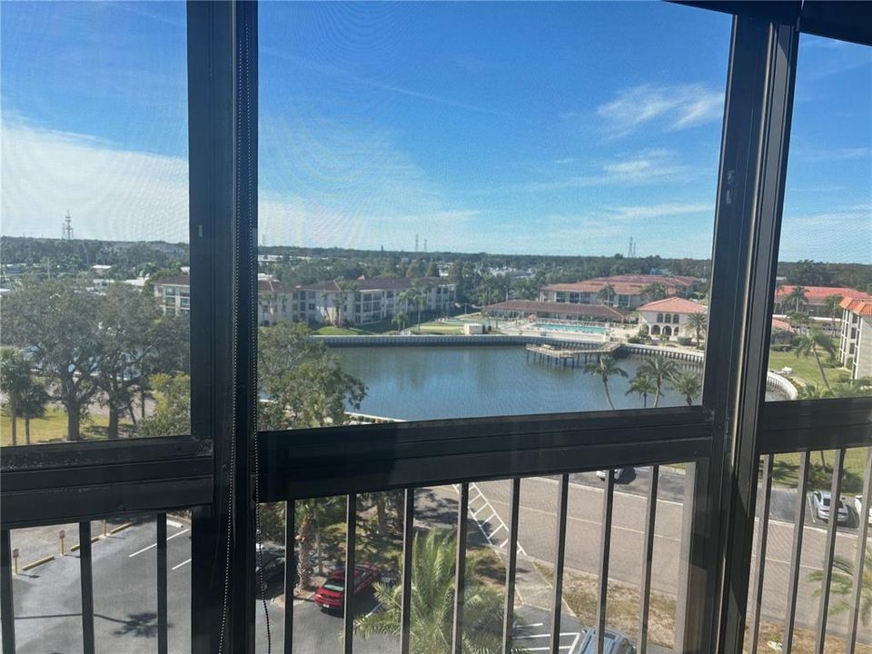 出租: $1,445 (1 贝兹, 1 浴室, 720 平方英尺)