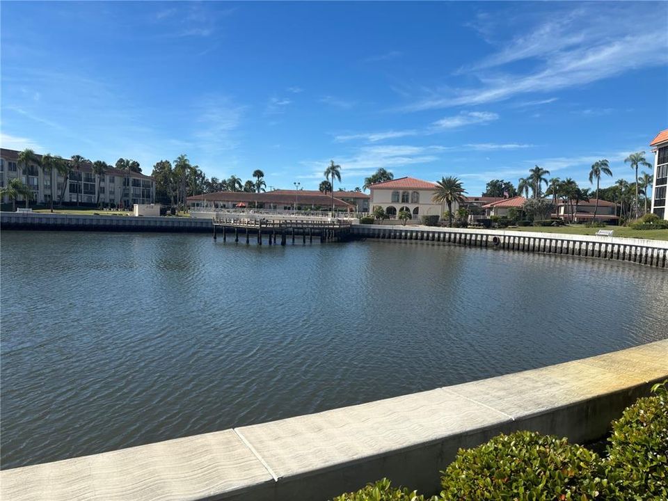 出租: $1,445 (1 贝兹, 1 浴室, 720 平方英尺)