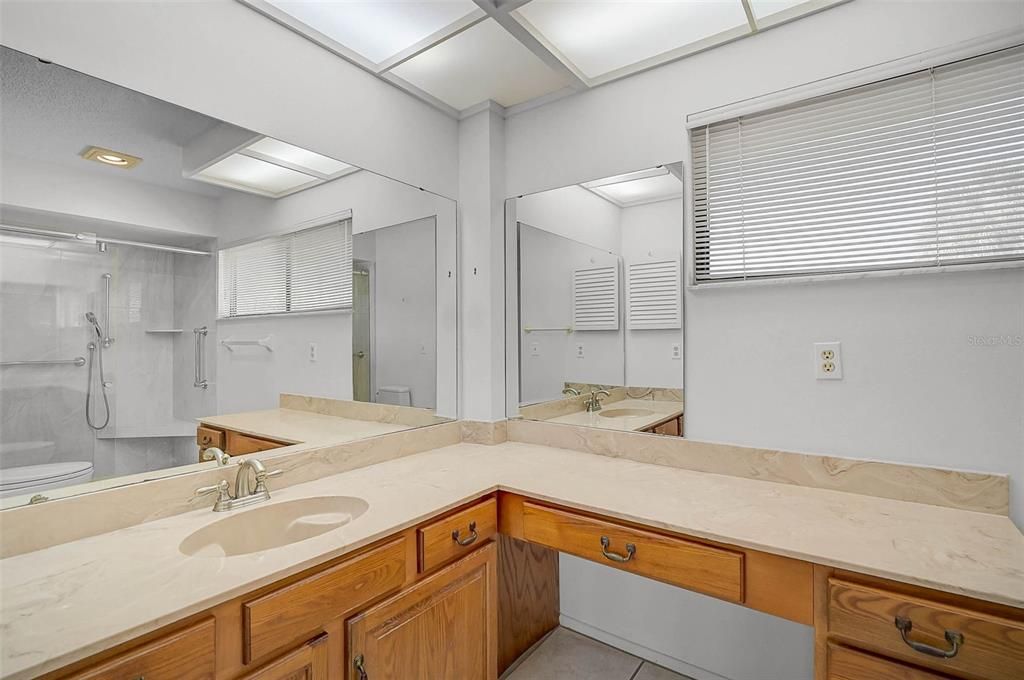 En Venta: $315,000 (3 camas, 2 baños, 2314 Pies cuadrados)