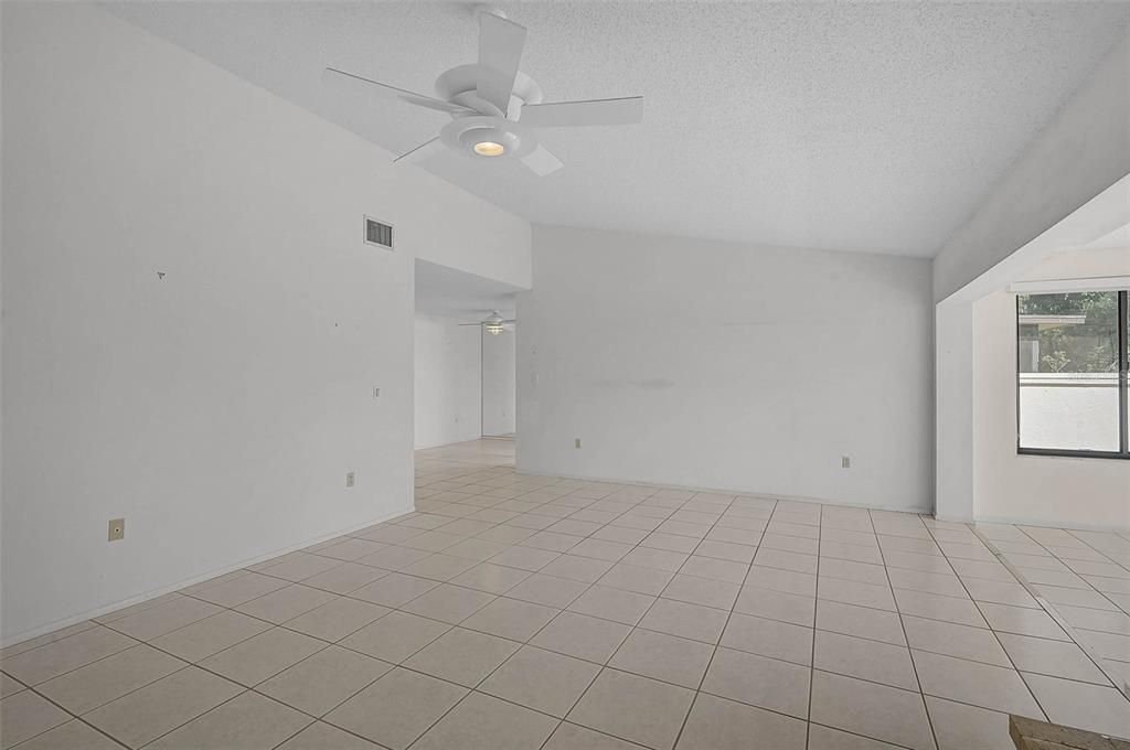 En Venta: $315,000 (3 camas, 2 baños, 2314 Pies cuadrados)