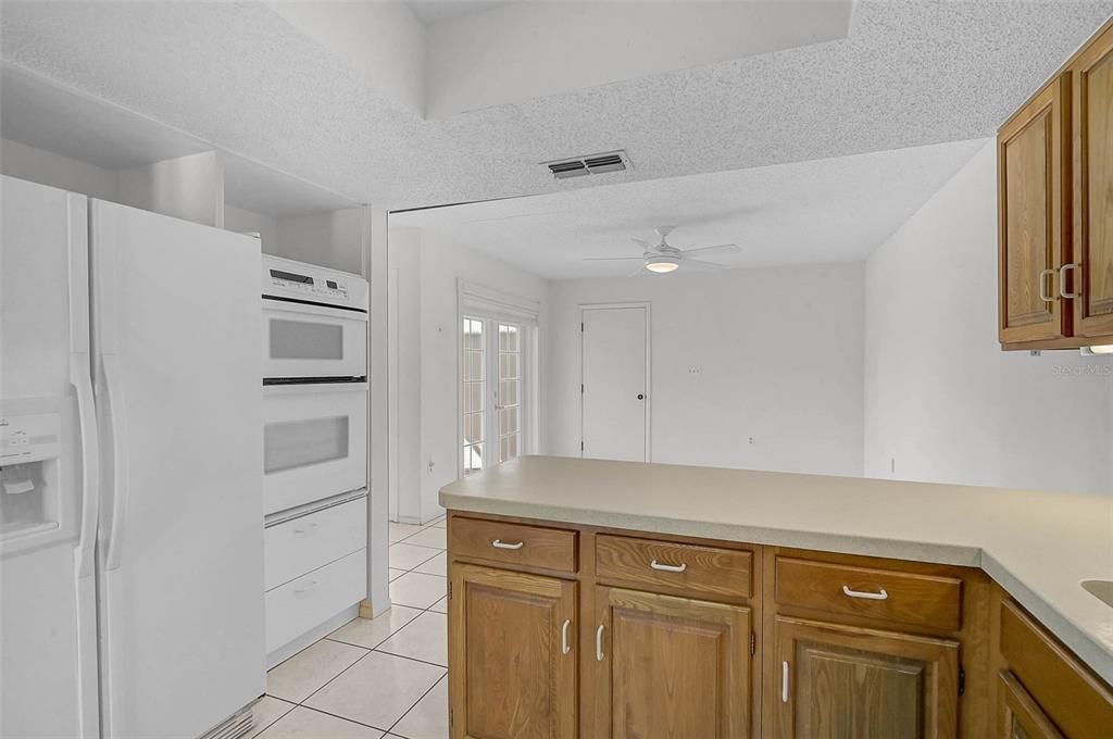 En Venta: $315,000 (3 camas, 2 baños, 2314 Pies cuadrados)