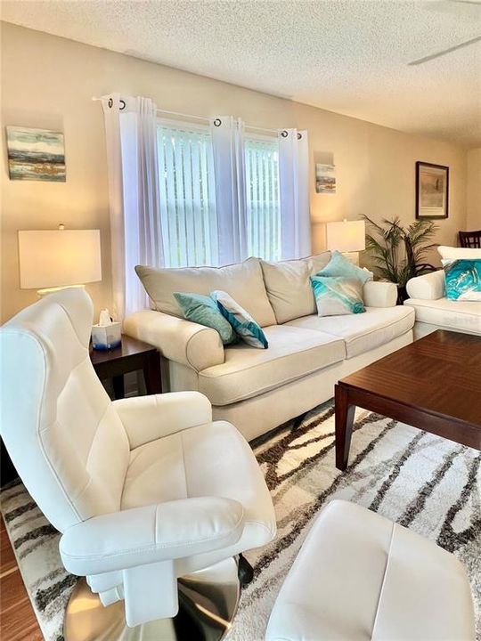 En Venta: $217,700 (2 camas, 2 baños, 1118 Pies cuadrados)