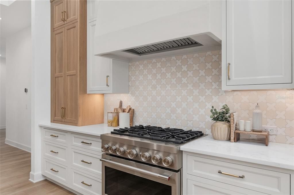 На продажу: $1,599,900 (4 спален, 4 ванн, 3735 Квадратных фут)