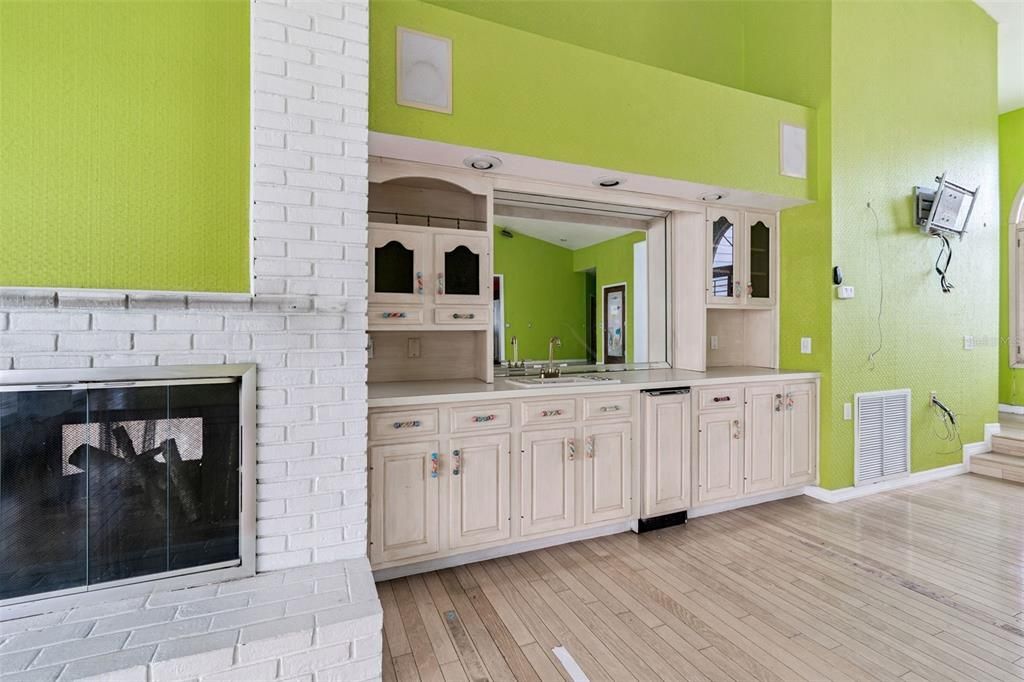 Под контрактом: $1,295,000 (4 спален, 4 ванн, 3166 Квадратных фут)