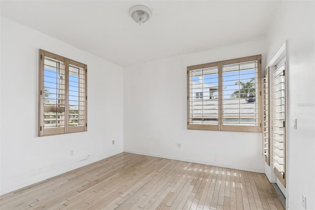 Под контрактом: $1,295,000 (4 спален, 4 ванн, 3166 Квадратных фут)