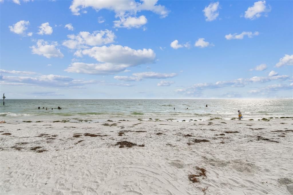 Под контрактом: $1,295,000 (4 спален, 4 ванн, 3166 Квадратных фут)