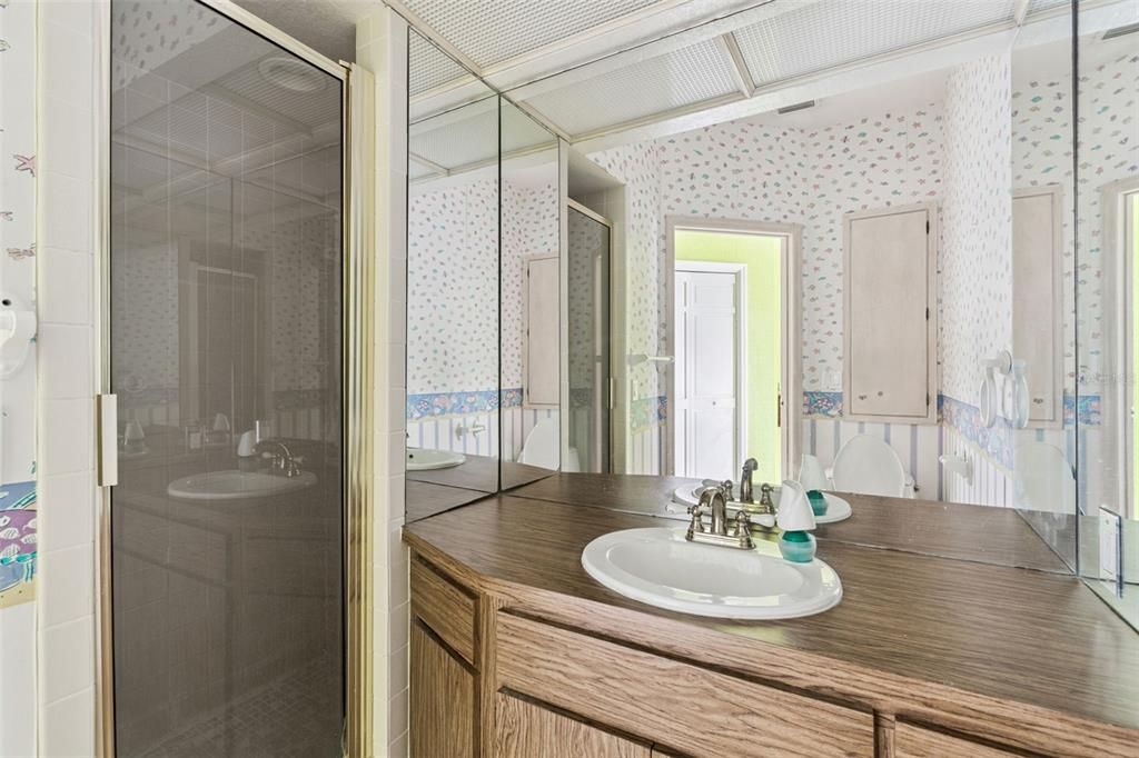 Под контрактом: $1,295,000 (4 спален, 4 ванн, 3166 Квадратных фут)