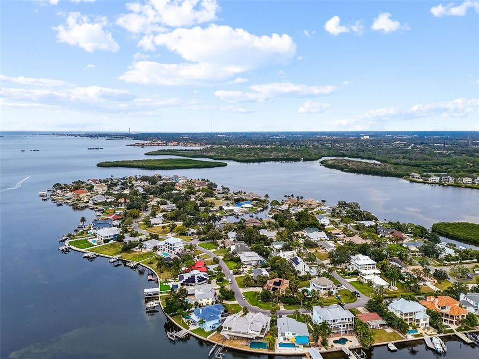 Под контрактом: $1,295,000 (4 спален, 4 ванн, 3166 Квадратных фут)