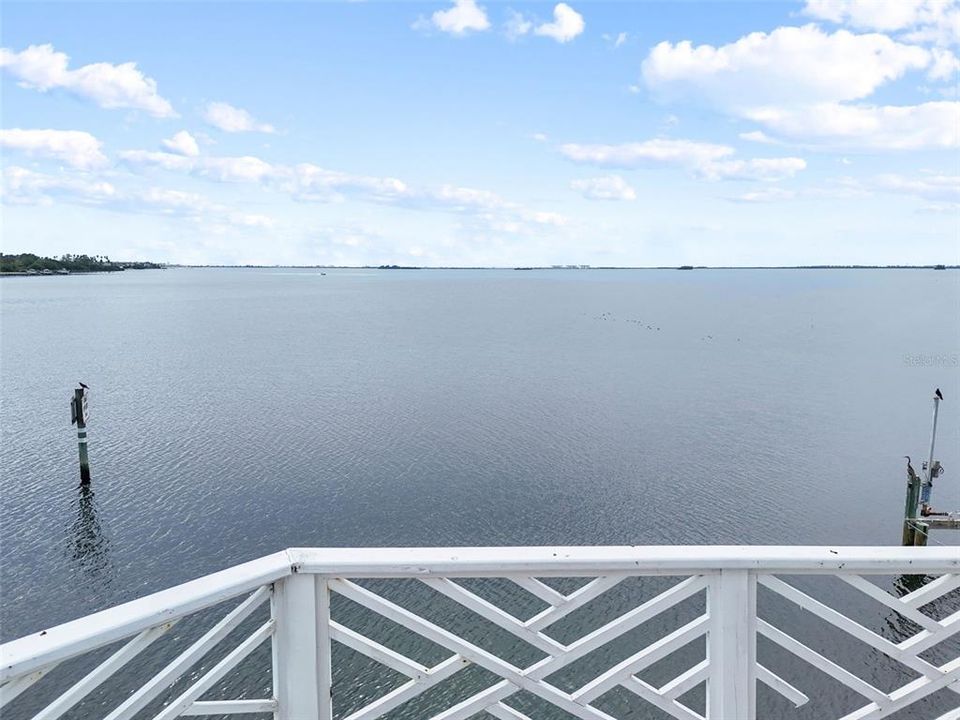 Под контрактом: $1,295,000 (4 спален, 4 ванн, 3166 Квадратных фут)