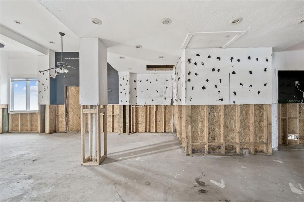 Под контрактом: $1,295,000 (4 спален, 4 ванн, 3166 Квадратных фут)