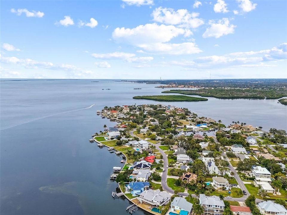 Под контрактом: $1,295,000 (4 спален, 4 ванн, 3166 Квадратных фут)