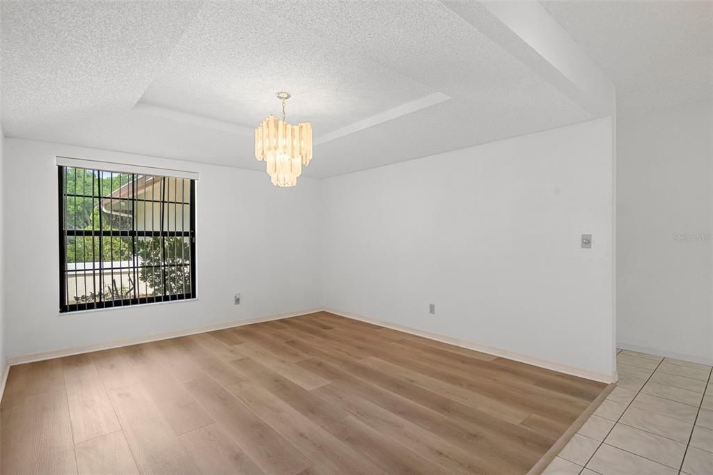 En Venta: $590,000 (4 camas, 3 baños, 2550 Pies cuadrados)