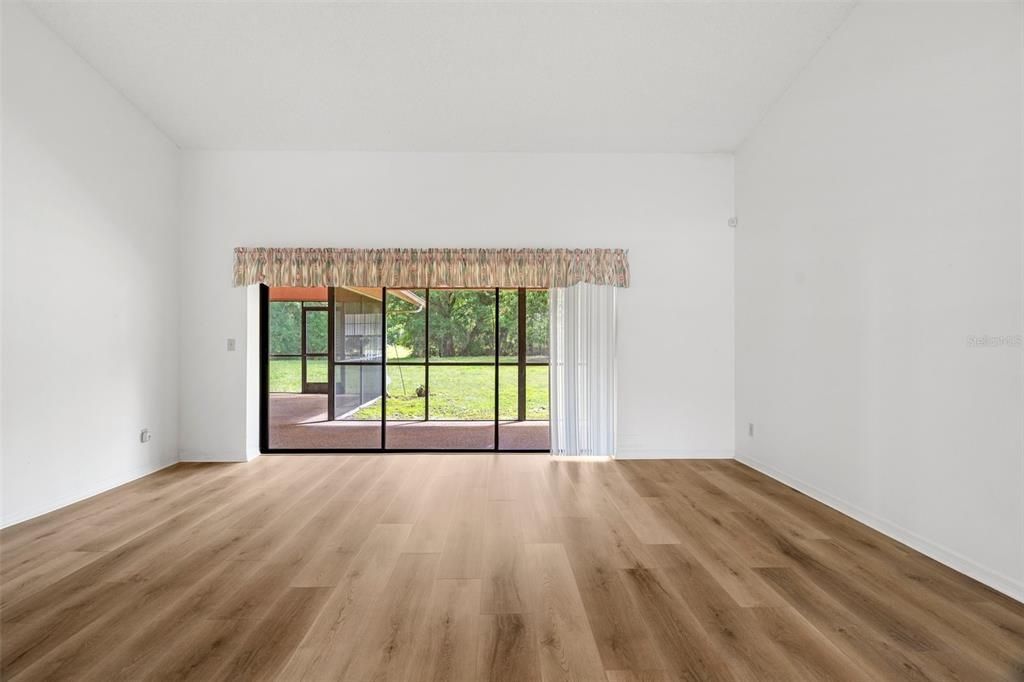 En Venta: $590,000 (4 camas, 3 baños, 2550 Pies cuadrados)