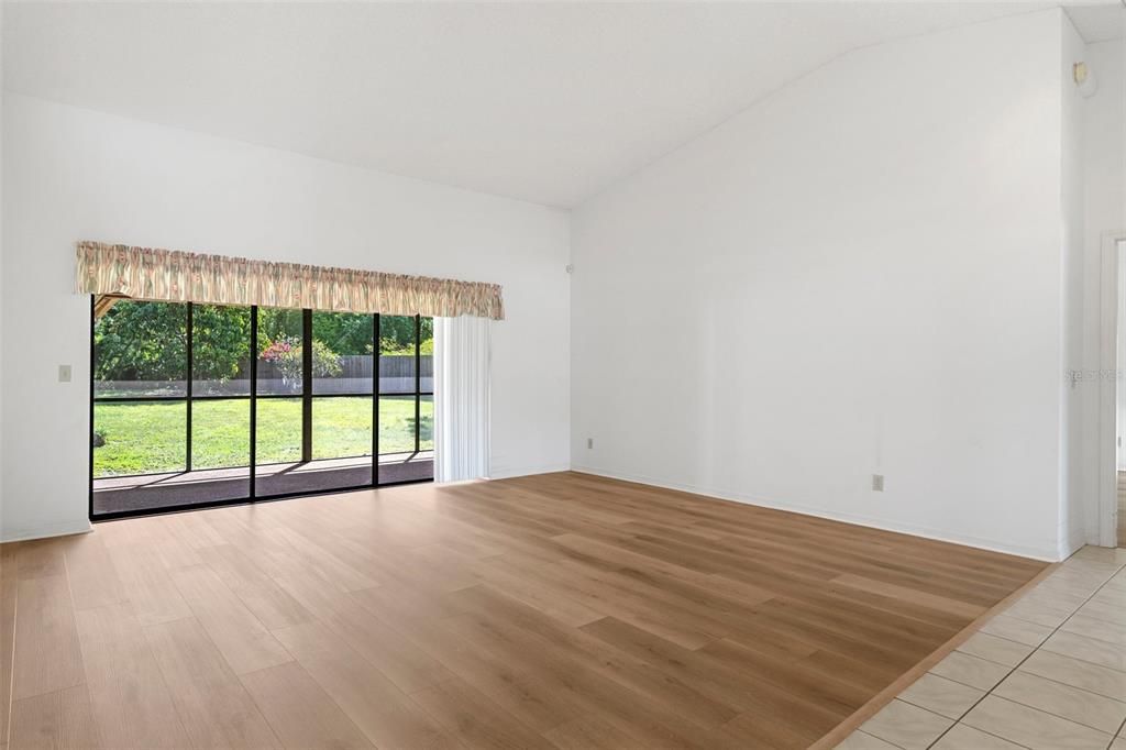 En Venta: $590,000 (4 camas, 3 baños, 2550 Pies cuadrados)