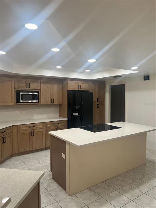 En Venta: $590,000 (4 camas, 3 baños, 2550 Pies cuadrados)