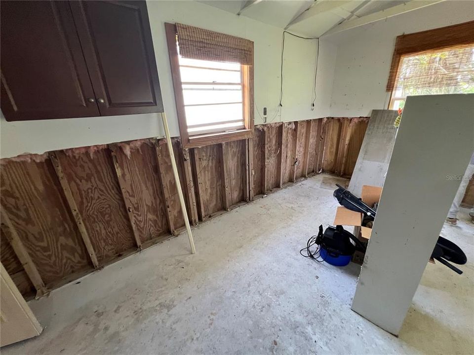 For Sale: $380,000 (2 beds, 1 baths, 1100 Square Feet)