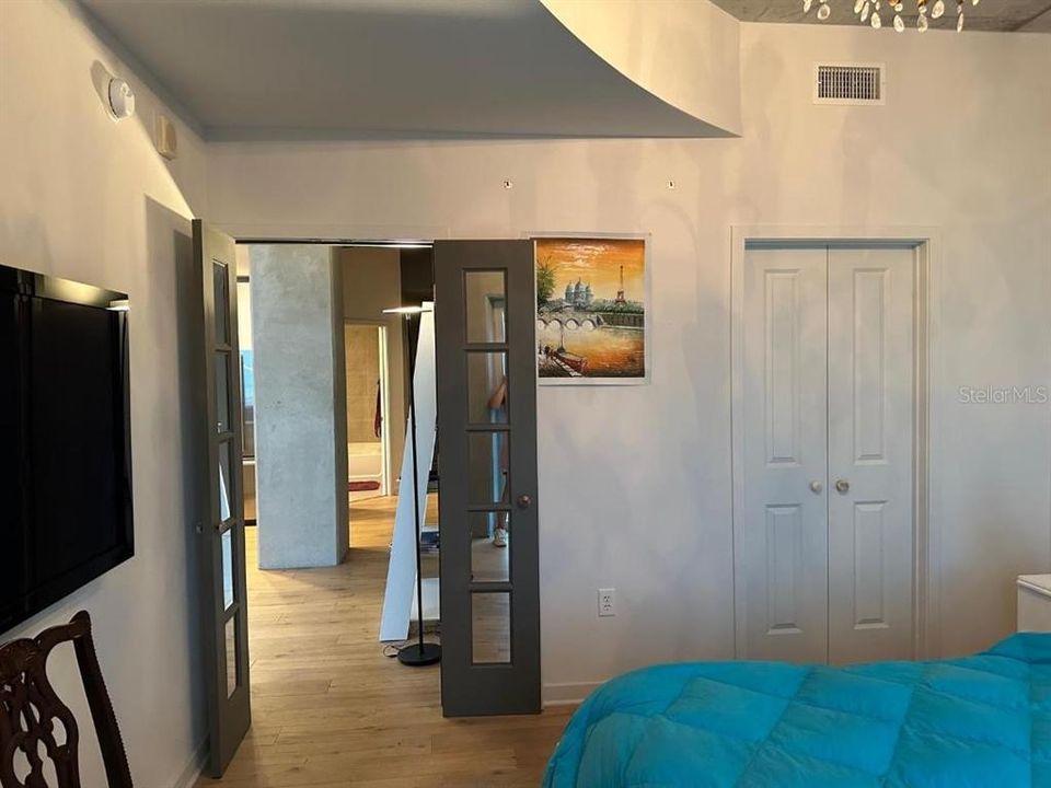 В аренду: $4,700 (2 спален, 2 ванн, 1232 Квадратных фут)