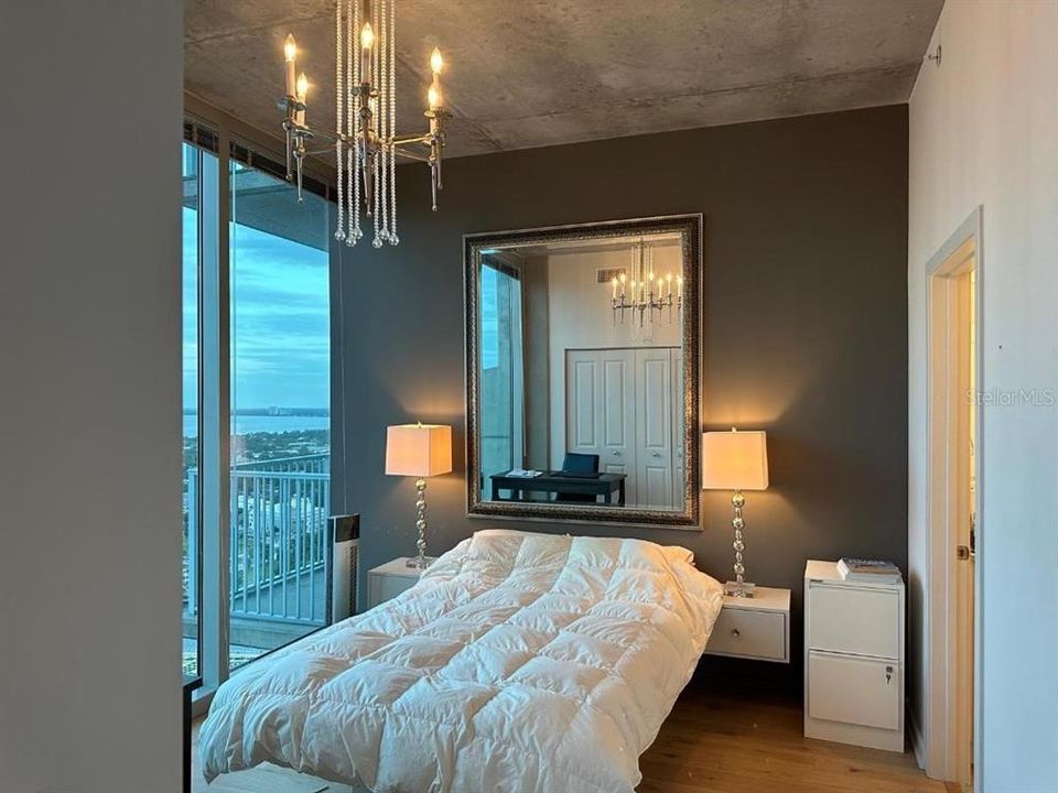 В аренду: $4,700 (2 спален, 2 ванн, 1232 Квадратных фут)