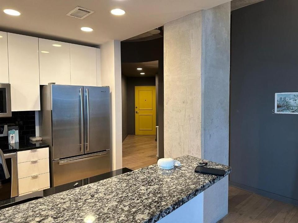 В аренду: $4,700 (2 спален, 2 ванн, 1232 Квадратных фут)