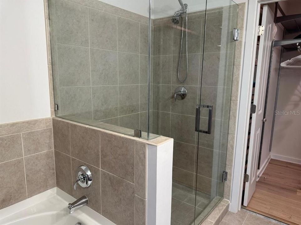 В аренду: $4,700 (2 спален, 2 ванн, 1232 Квадратных фут)