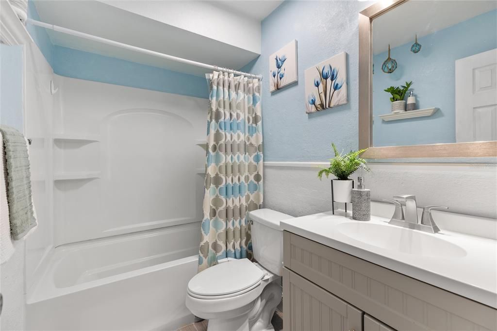 Под контрактом: $384,900 (3 спален, 2 ванн, 1471 Квадратных фут)