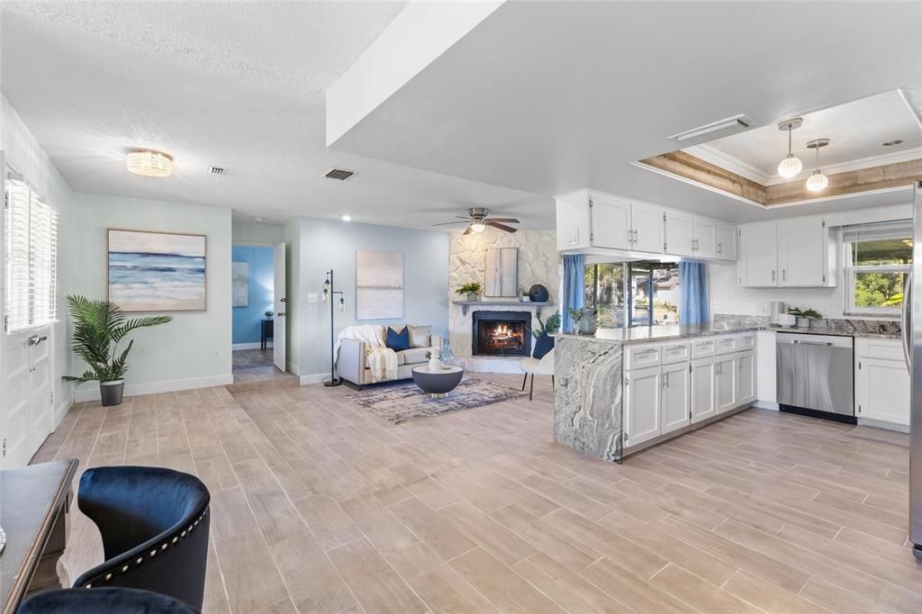 Под контрактом: $384,900 (3 спален, 2 ванн, 1471 Квадратных фут)