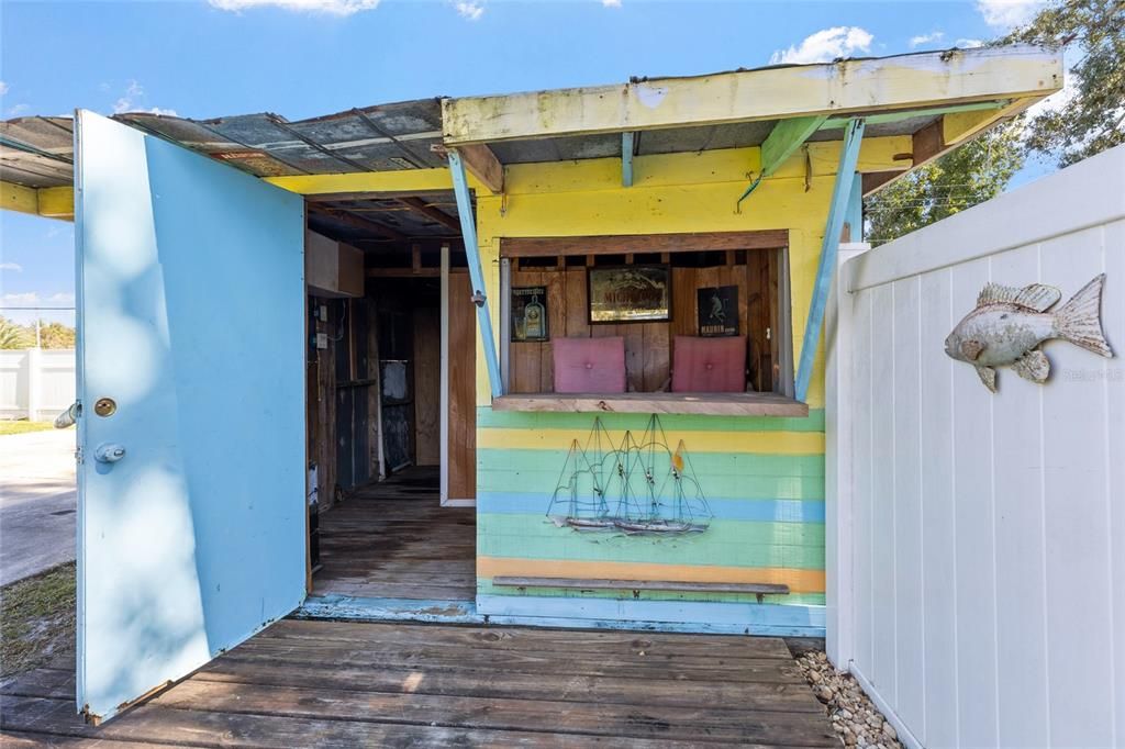 Под контрактом: $384,900 (3 спален, 2 ванн, 1471 Квадратных фут)