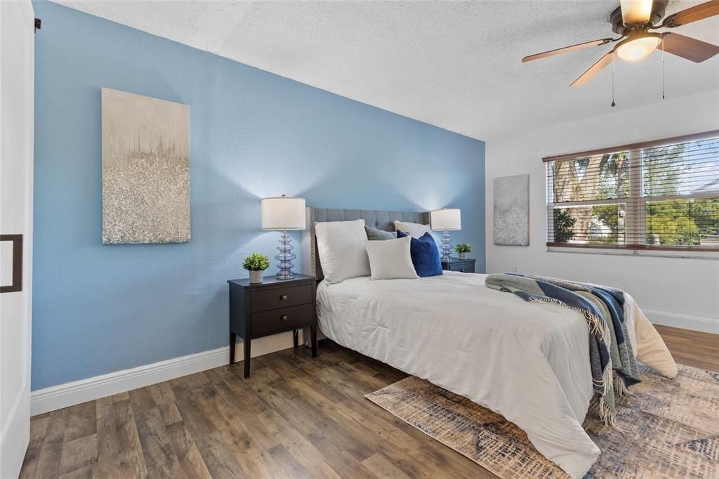 Под контрактом: $384,900 (3 спален, 2 ванн, 1471 Квадратных фут)