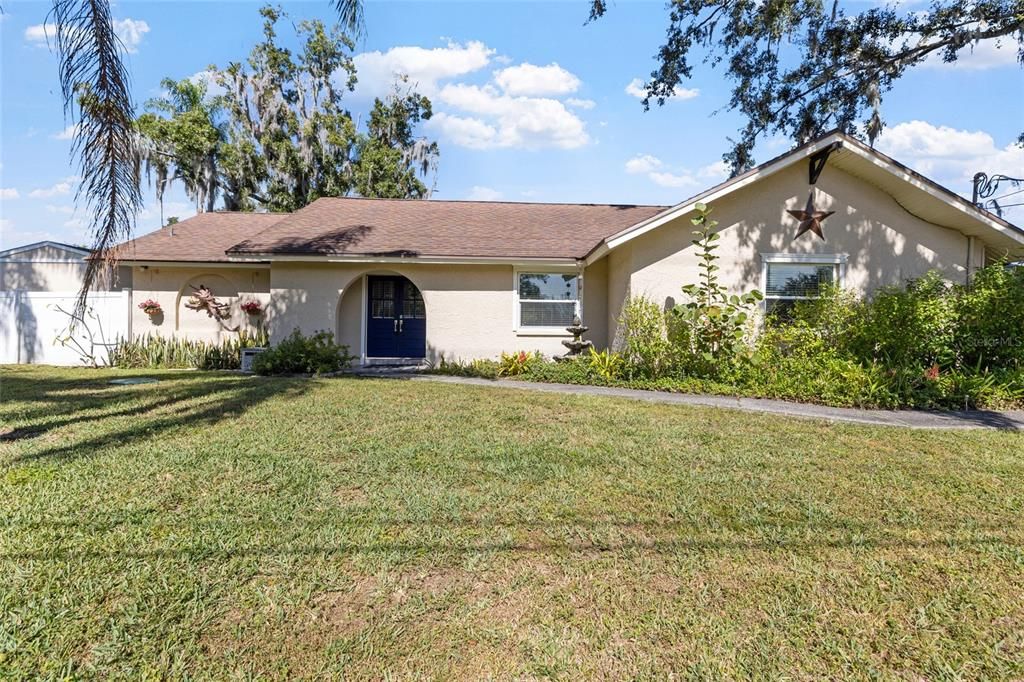 Под контрактом: $384,900 (3 спален, 2 ванн, 1471 Квадратных фут)