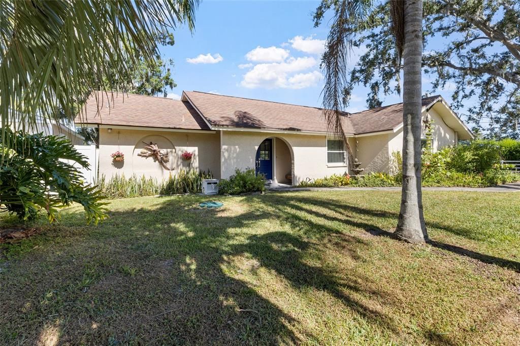 Под контрактом: $384,900 (3 спален, 2 ванн, 1471 Квадратных фут)