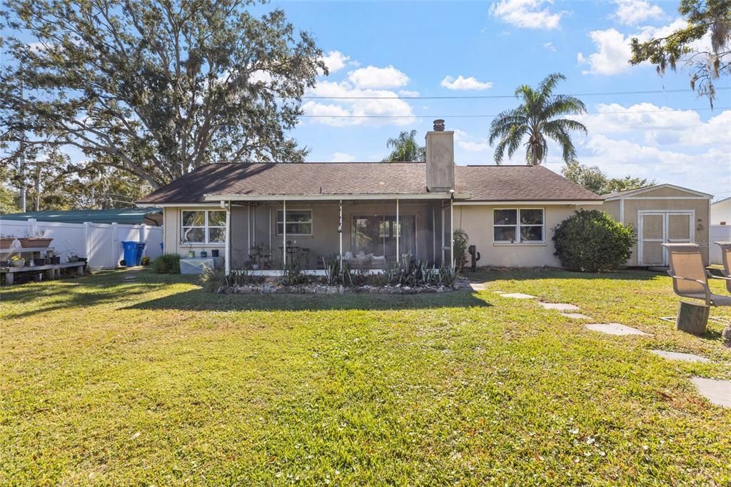 Под контрактом: $384,900 (3 спален, 2 ванн, 1471 Квадратных фут)