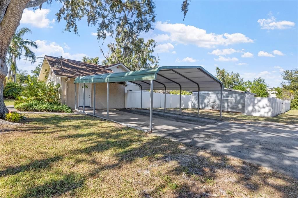 Под контрактом: $384,900 (3 спален, 2 ванн, 1471 Квадратных фут)