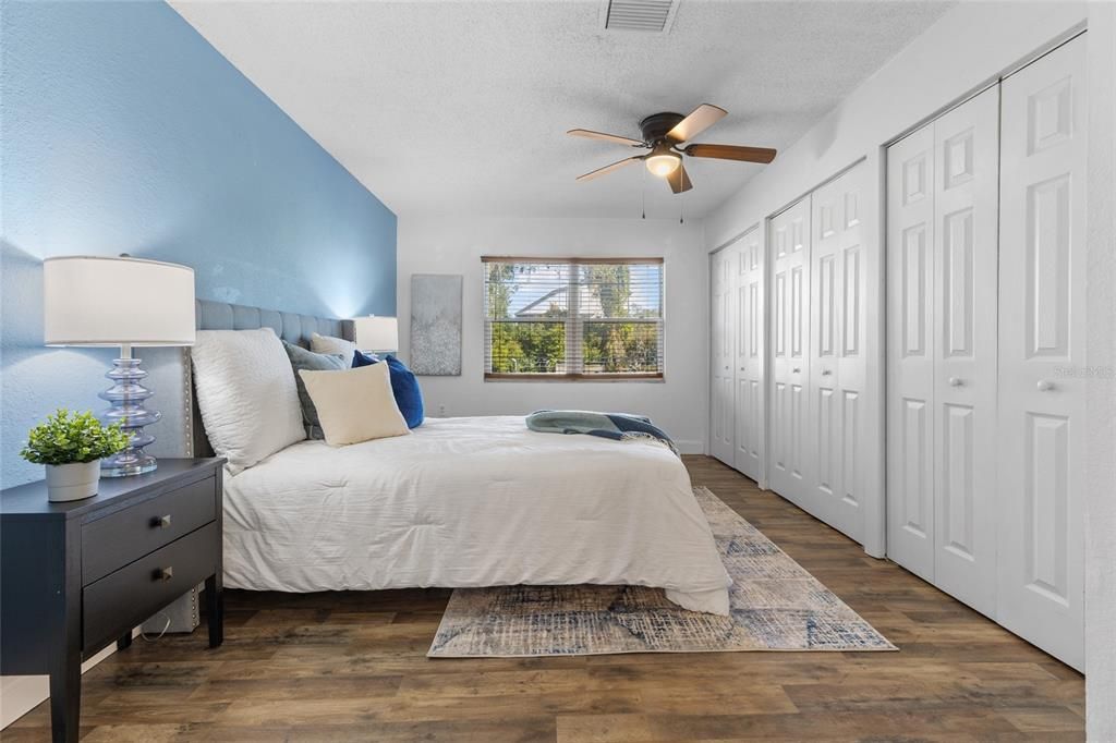 Под контрактом: $384,900 (3 спален, 2 ванн, 1471 Квадратных фут)