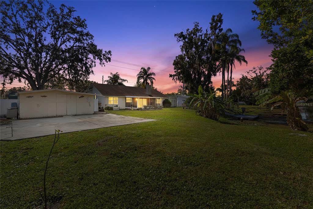 Под контрактом: $384,900 (3 спален, 2 ванн, 1471 Квадратных фут)