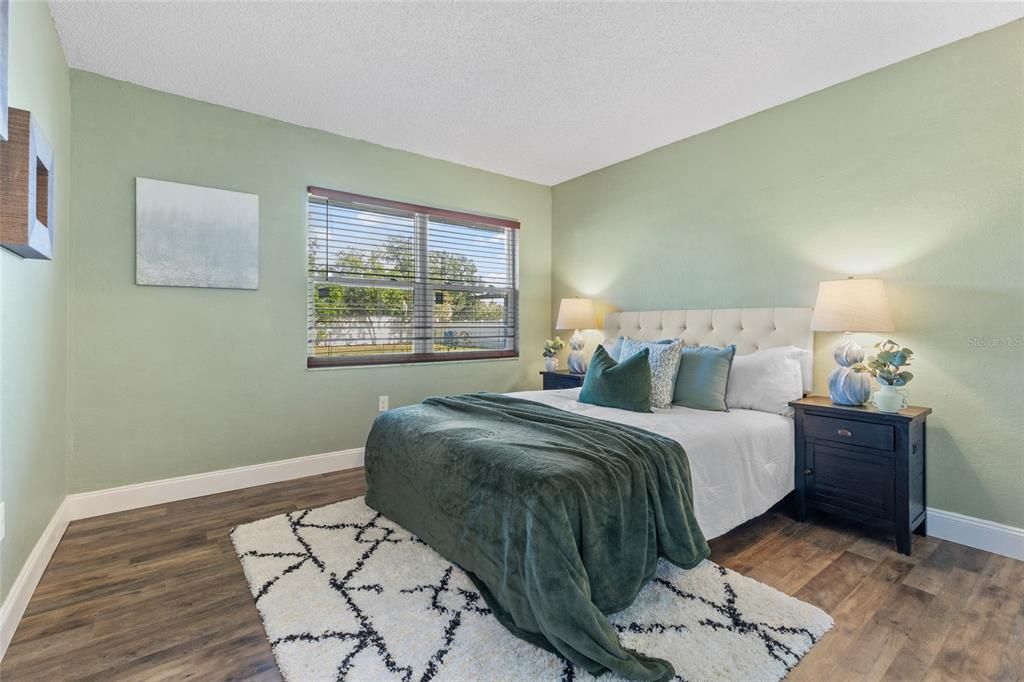 Под контрактом: $384,900 (3 спален, 2 ванн, 1471 Квадратных фут)