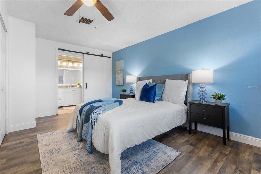 Под контрактом: $384,900 (3 спален, 2 ванн, 1471 Квадратных фут)