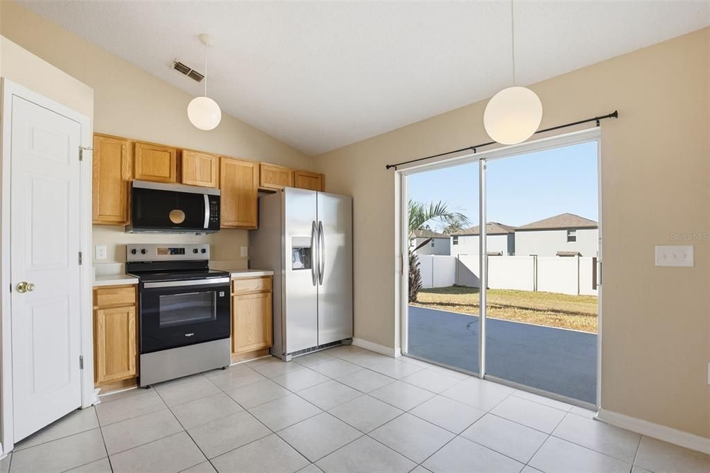 Active With Contract: $284,900 (3 beds, 2 baths, 1303 Square Feet)