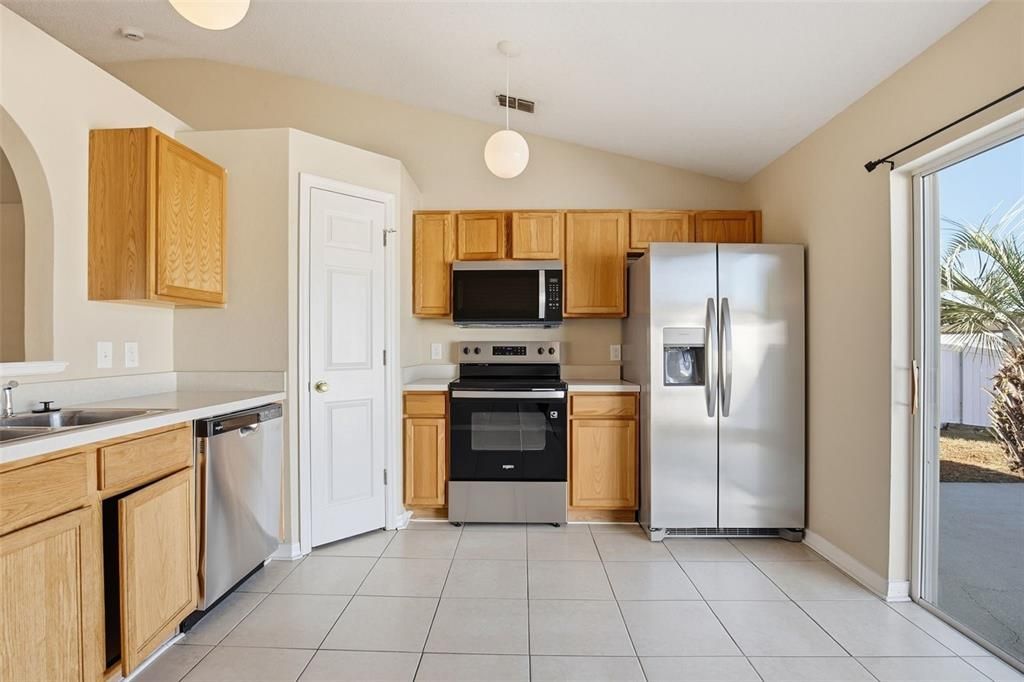 Active With Contract: $284,900 (3 beds, 2 baths, 1303 Square Feet)