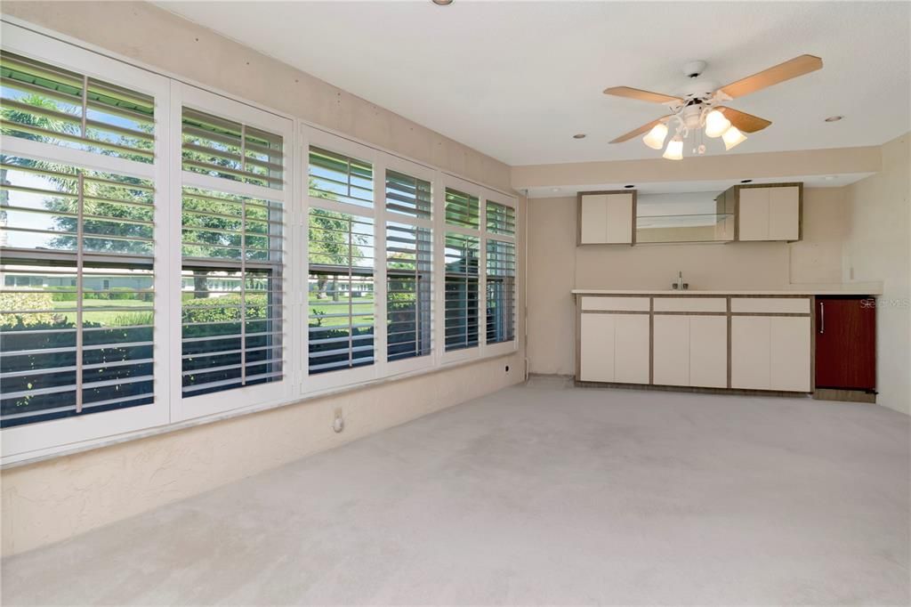 Activo con contrato: $288,000 (2 camas, 2 baños, 2153 Pies cuadrados)