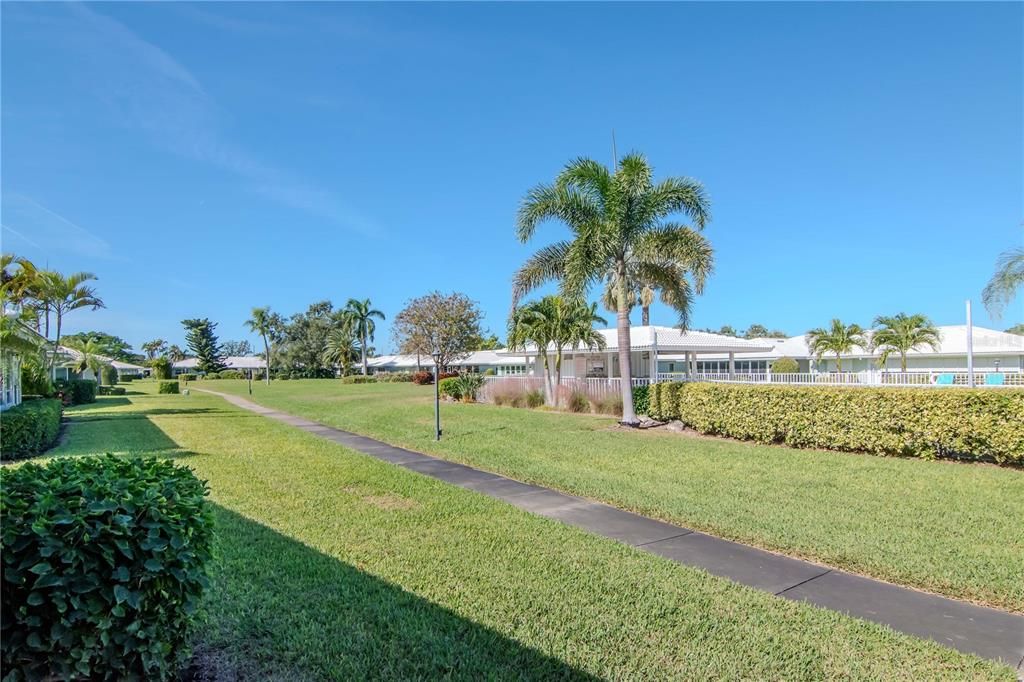 Activo con contrato: $288,000 (2 camas, 2 baños, 2153 Pies cuadrados)