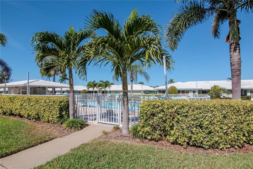 Activo con contrato: $288,000 (2 camas, 2 baños, 2153 Pies cuadrados)