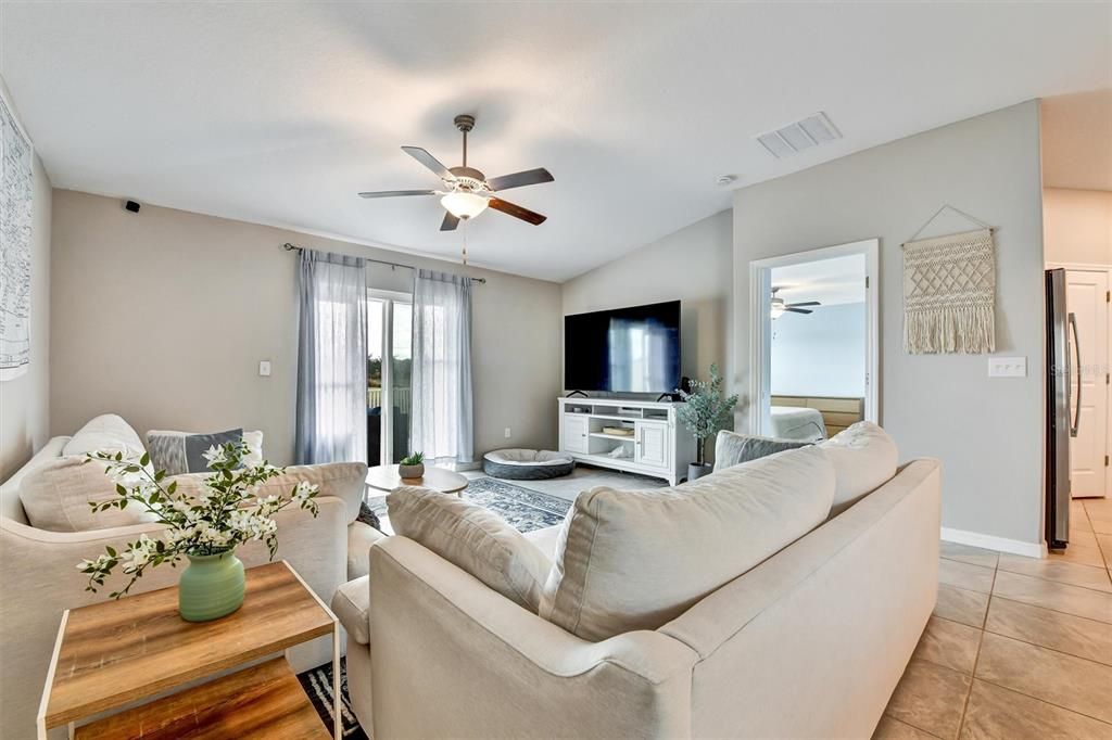 For Sale: $330,000 (4 beds, 2 baths, 1841 Square Feet)