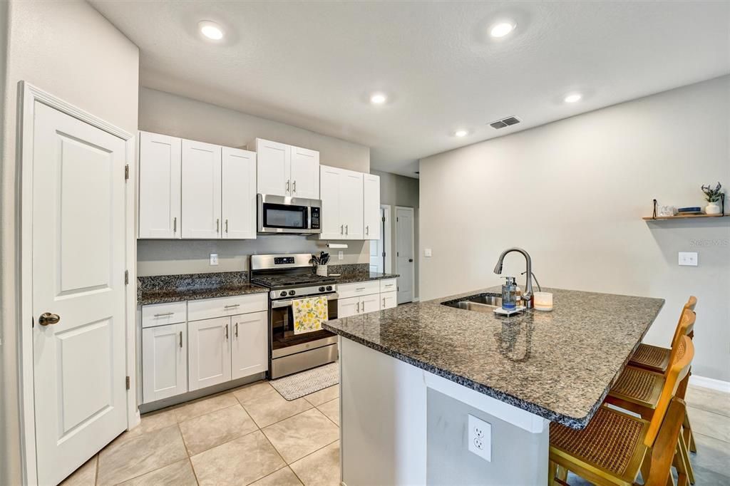 For Sale: $330,000 (4 beds, 2 baths, 1841 Square Feet)