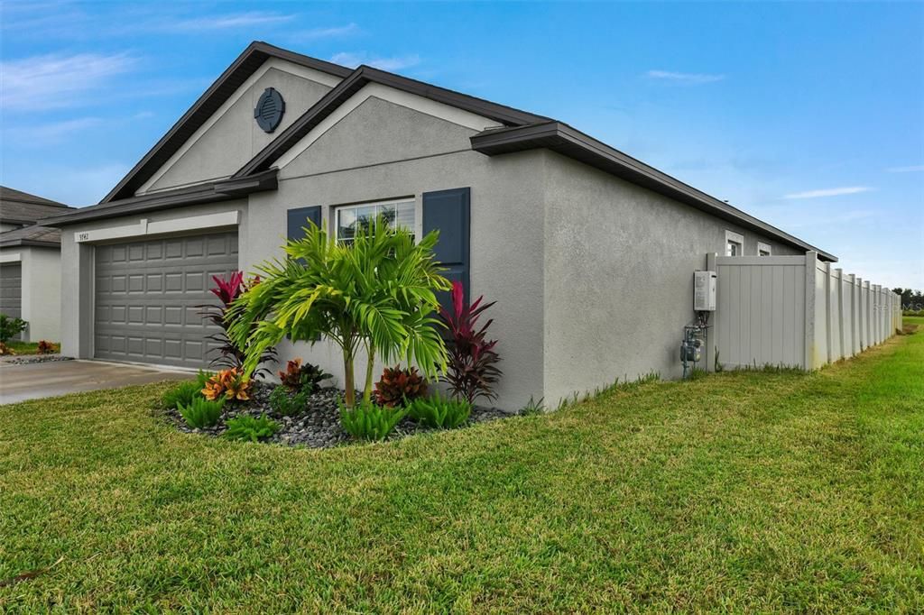 For Sale: $330,000 (4 beds, 2 baths, 1841 Square Feet)