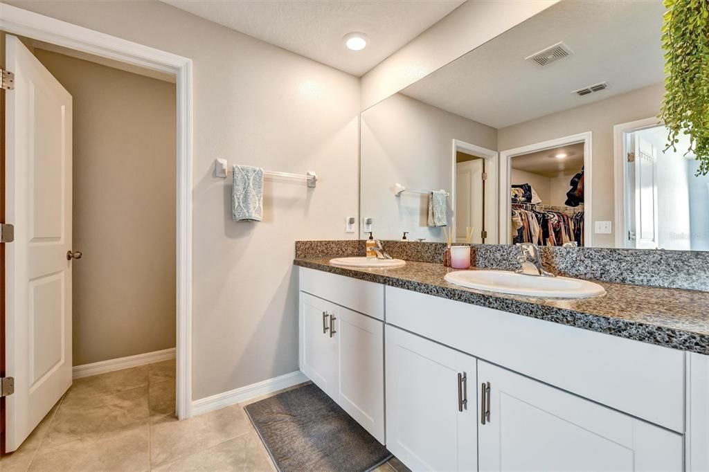 For Sale: $330,000 (4 beds, 2 baths, 1841 Square Feet)