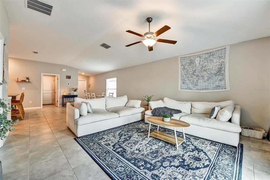 For Sale: $330,000 (4 beds, 2 baths, 1841 Square Feet)