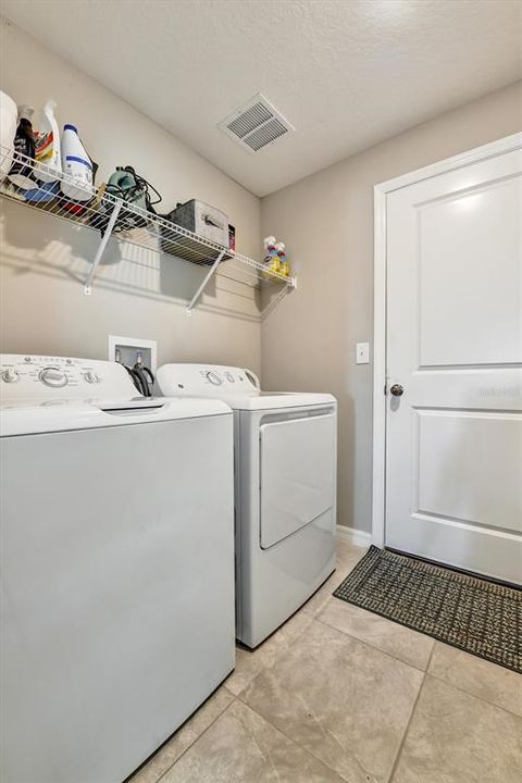 For Sale: $330,000 (4 beds, 2 baths, 1841 Square Feet)