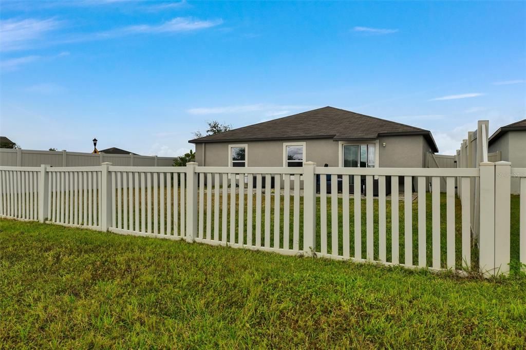 For Sale: $330,000 (4 beds, 2 baths, 1841 Square Feet)