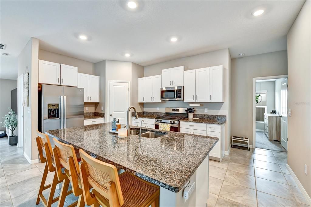 For Sale: $330,000 (4 beds, 2 baths, 1841 Square Feet)