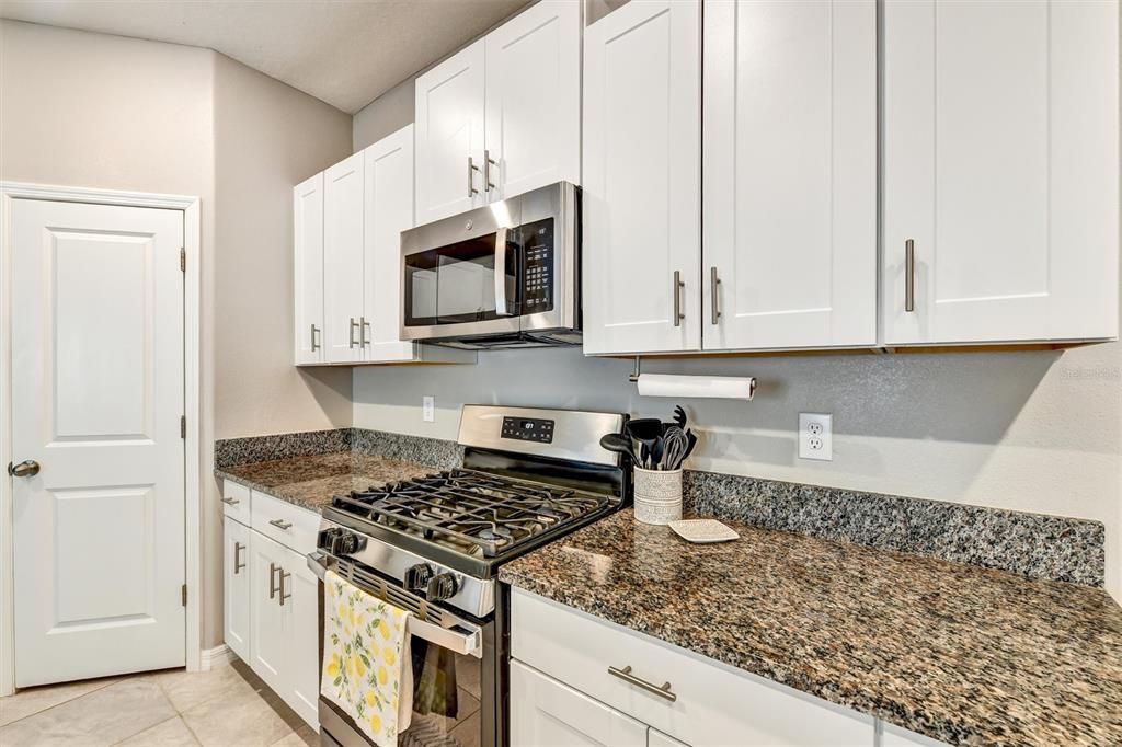 For Sale: $330,000 (4 beds, 2 baths, 1841 Square Feet)